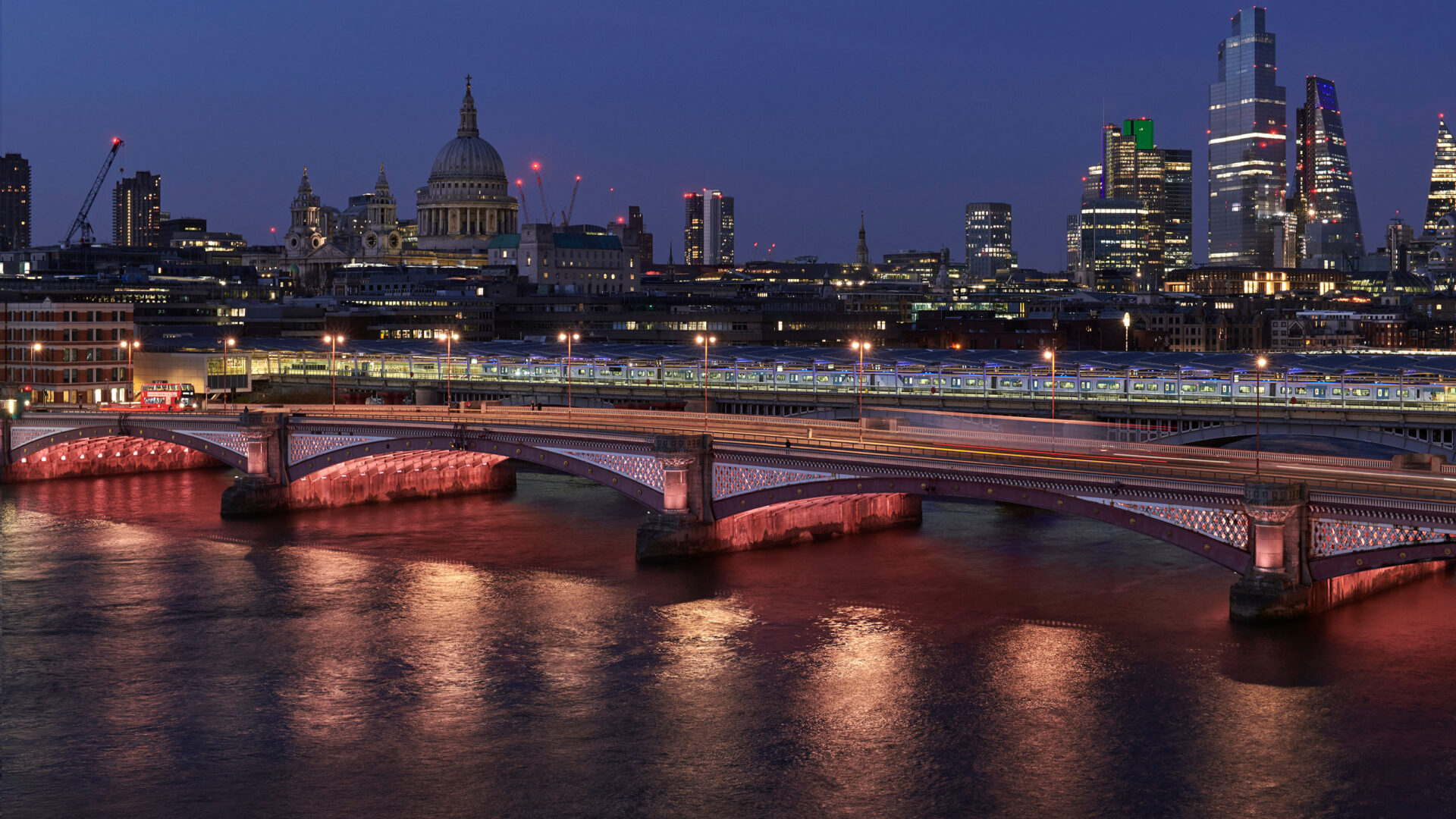 Hero blackfriars bridge