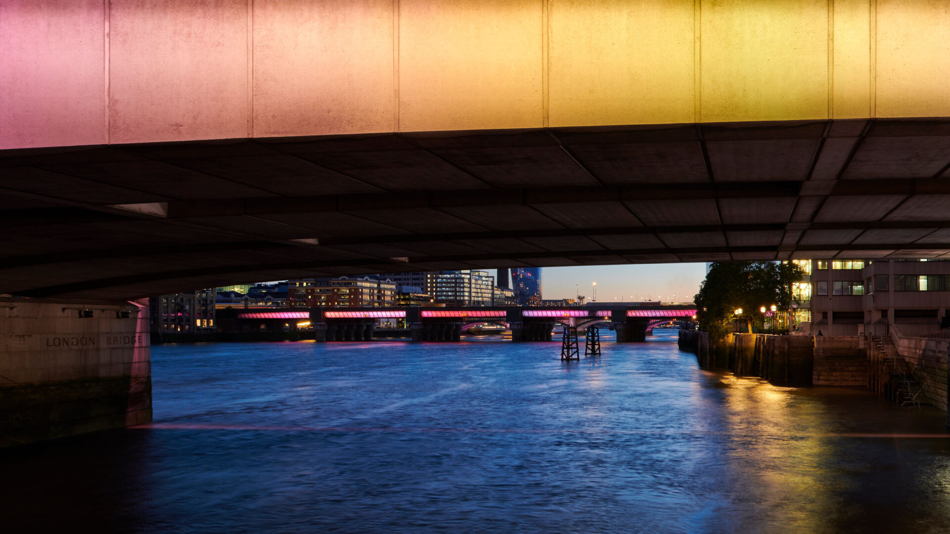Hero cannon street bridge 02